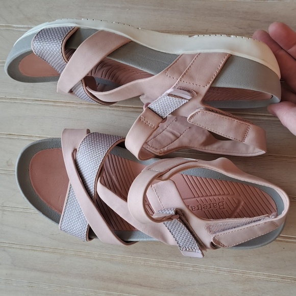 BareTraps Alaina Strappy Athletic Sporty Comfy Flatform Causal Support Sandals - Picture 1 of 12